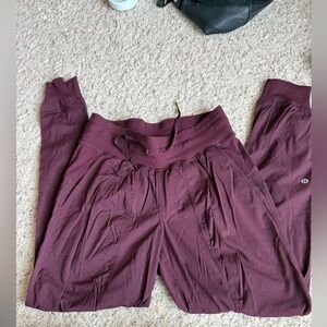 Lululemon dance studio joggers size 6